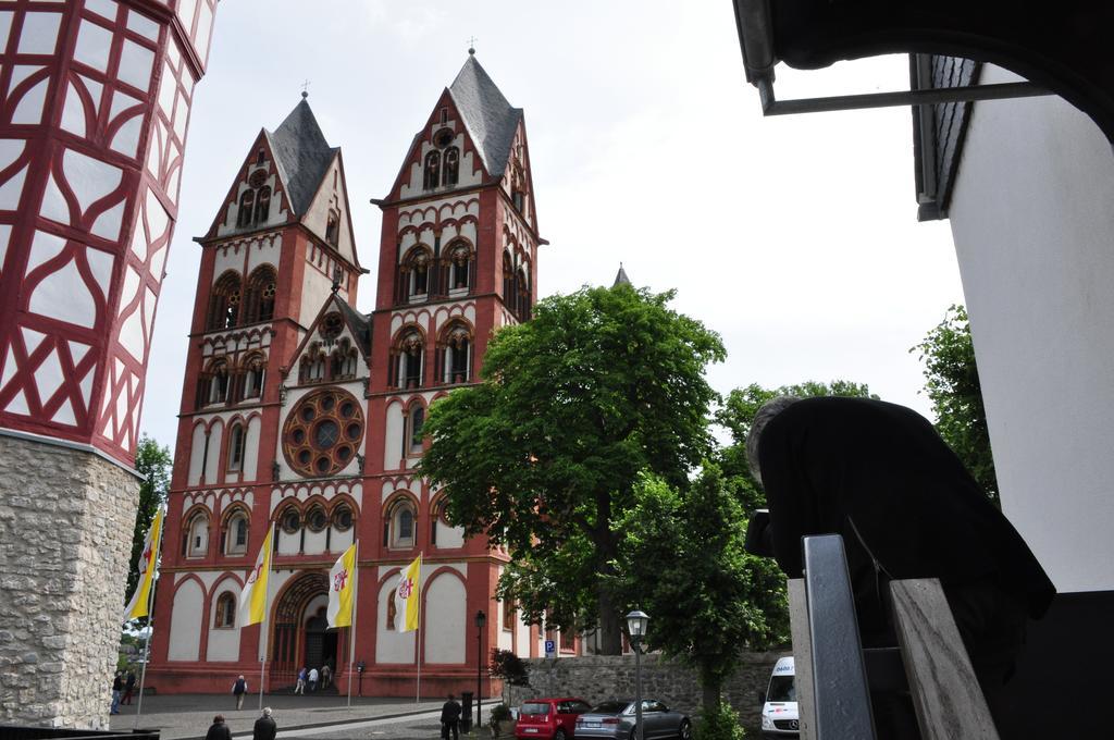 Hotel Gästehaus Priester Limburg an der Lahn Exterior foto