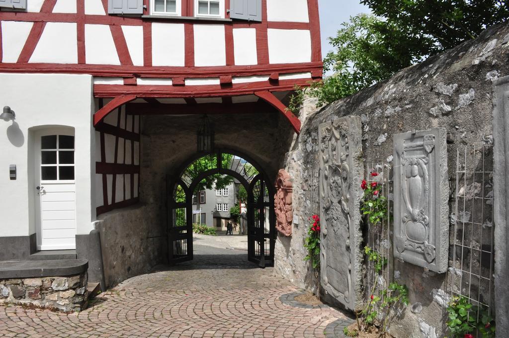 Hotel Gästehaus Priester Limburg an der Lahn Exterior foto